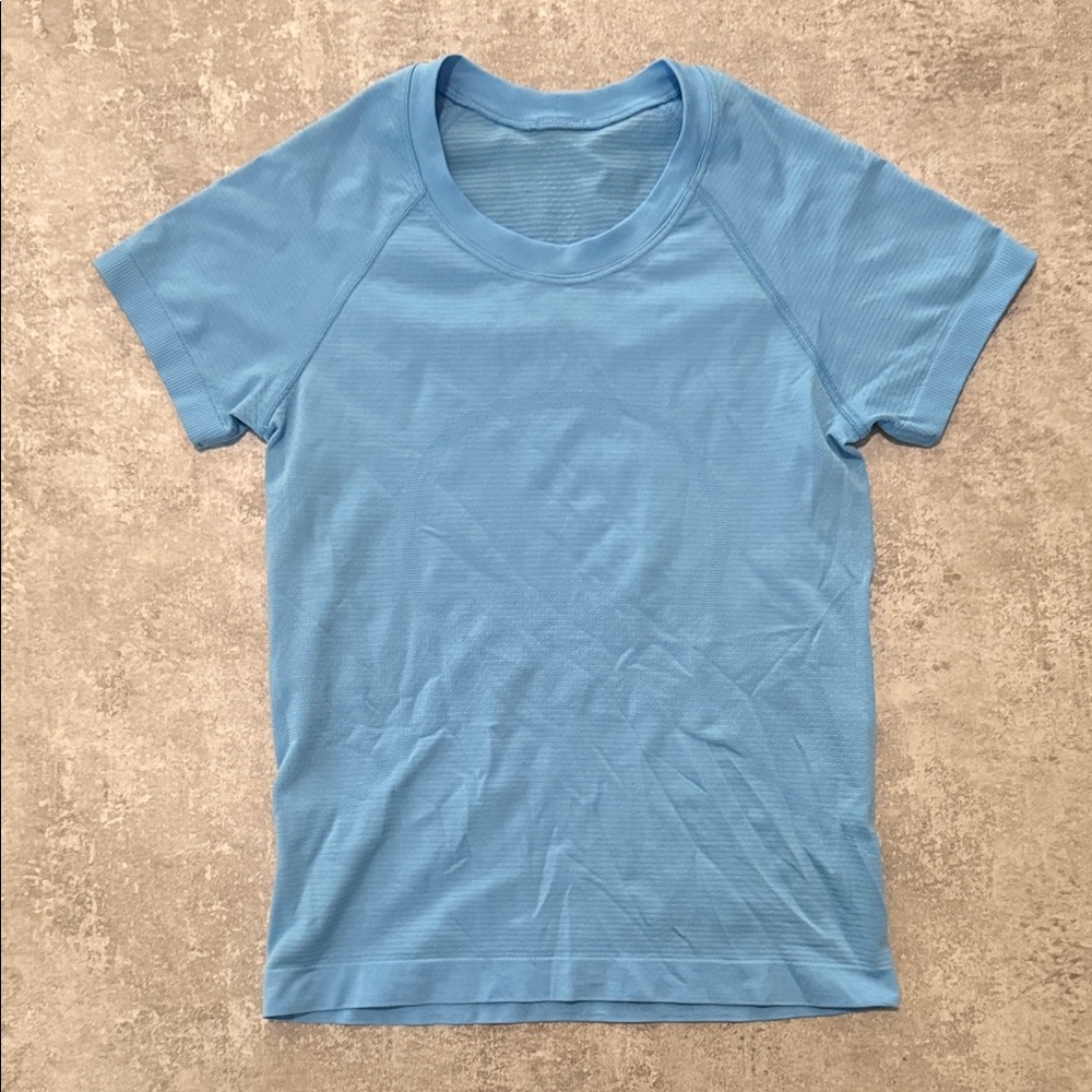 Lululemon Swiftly Tech Race Length SS Aero Blue Size 4